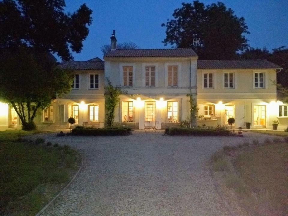 Bed and Breakfast Le Domaine Des Platanes Bourg-Charente Exteriér fotografie